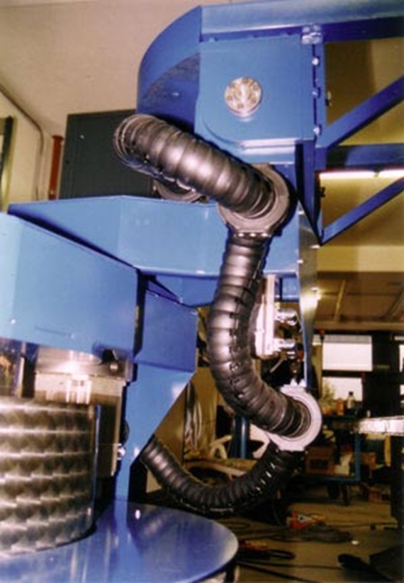 triflex® R cable carrier on Robots 