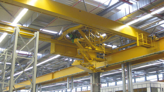 Indoor crane: 50% more storage space