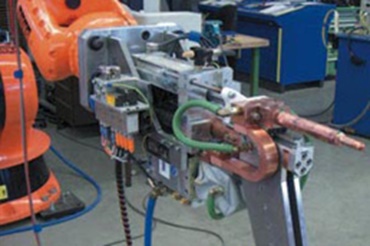 Welding tongs in the automotive production with drylin® linear technology