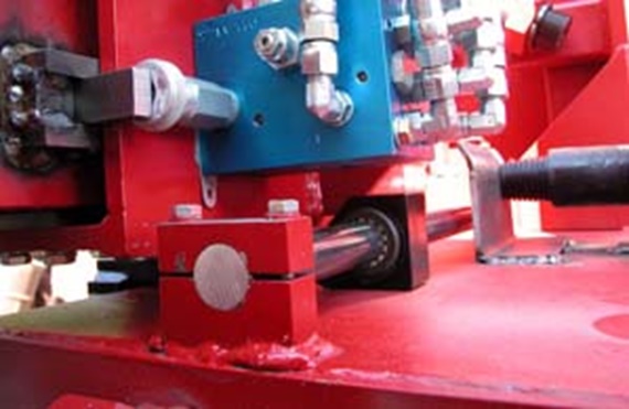 linear bearings on drilling rig 